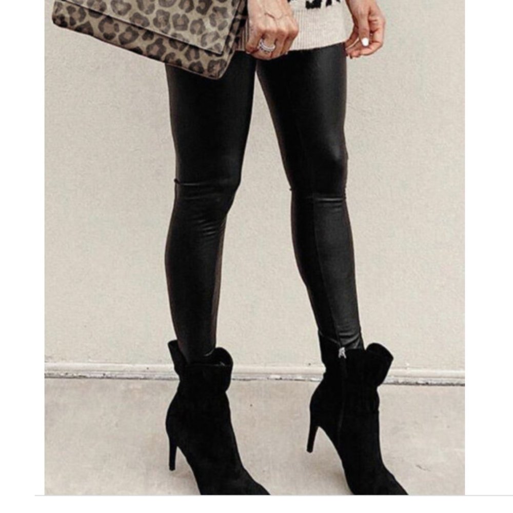 Black Faux leather leggings 🤩 ON SALE 🤩 - Picture 3 of 6
